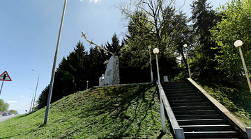 pamatnik gazdanovim